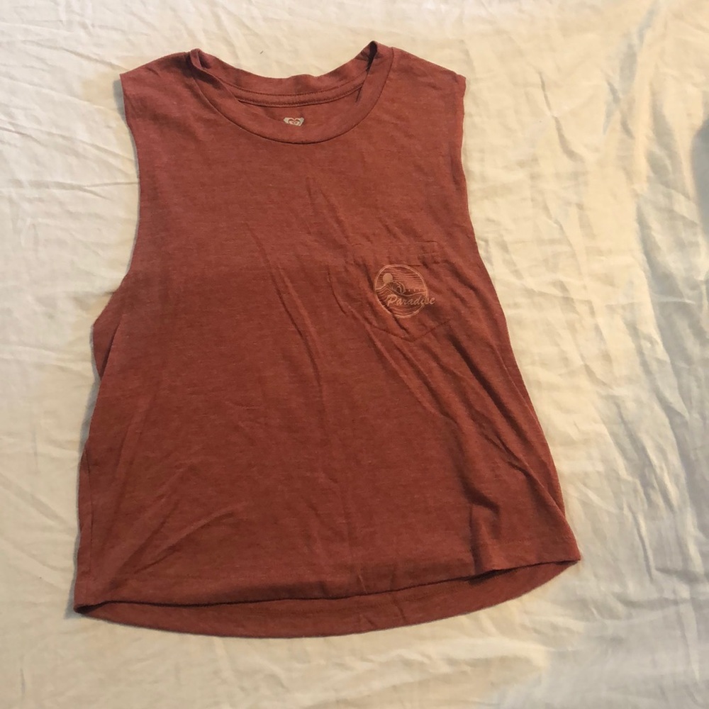 Salmon colored Roxy tank